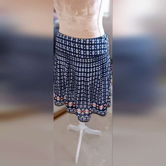 Max Studio ~ Blue Red Black Geometric Pleated Chiffon Mini Skirt - Picture 14 of 14